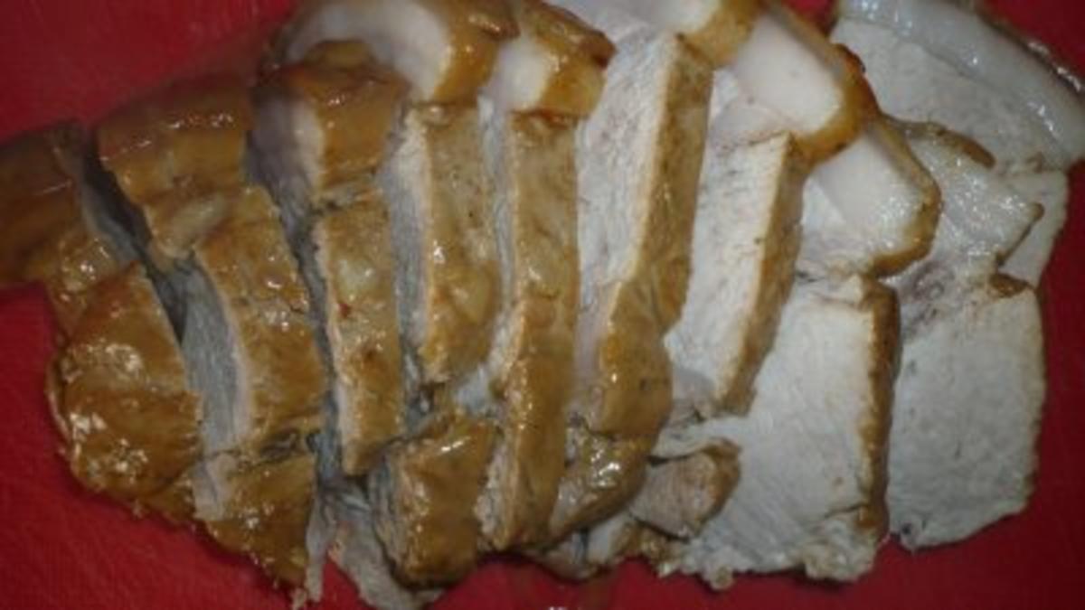 Schweinebraten an Zwiebel-Rahmsauce mit Mischgemüse und Salzkartoffeln - Rezept - Bild Nr. 2