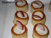 Antipasti-Blätterteigpasteten mit Thunfischcreme - Rezept