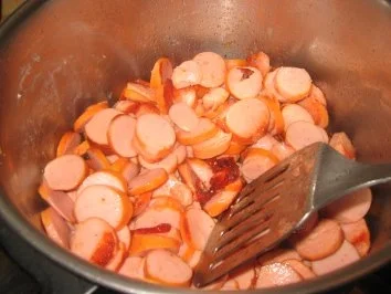 Rezept: Party: Currywurst Topf! Bild Nr. 3 Party: Currywurst Topf! - Rezept - Bild Nr. 3