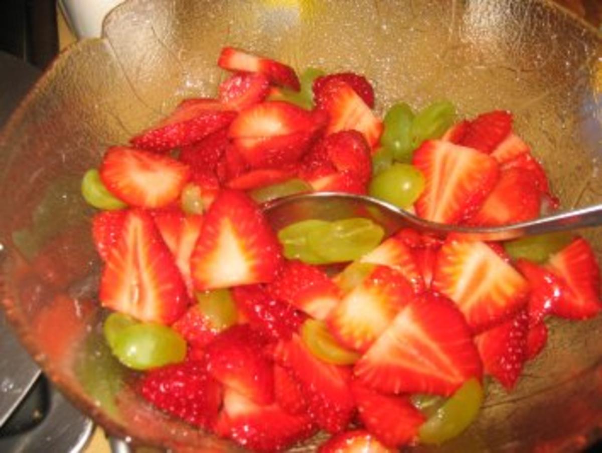 Dessert: Erdbeeren und Co. unter der Haube! - Rezept - Bild Nr. 3
