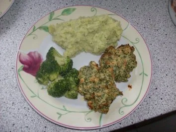 Rezept: Lammfilet mit Meerrettichkruste und Brokkoli-Kartoffel-Püree Lammfilet mit Meerrettichkruste und Brokkoli-Kartoffel-Püree - Rezept