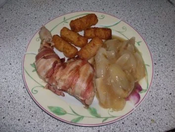 geschmorte Hähnchenschenkel mit Weinzwiebelgemüse - Rezept