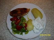 Hähnchenfilet mit Pellkartoffeln, Kräuterquark und Salat - Rezept