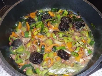 Eintopf: Linsen mit Backpflaumen - Rezept - Bild Nr. 3