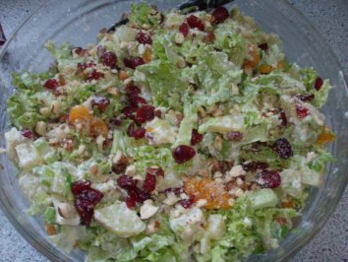 Kartoffelsalat mit Cranberries und Nüssen - Rezept