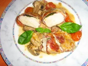 Rezept: Hähnchenbrust in Basilikum Schinken verpackt mit Champignon-Tomaten Gemüse Hähnchenbrust in Basilikum Schinken verpackt mit Champignon-Tomaten Gemüse - Rezept