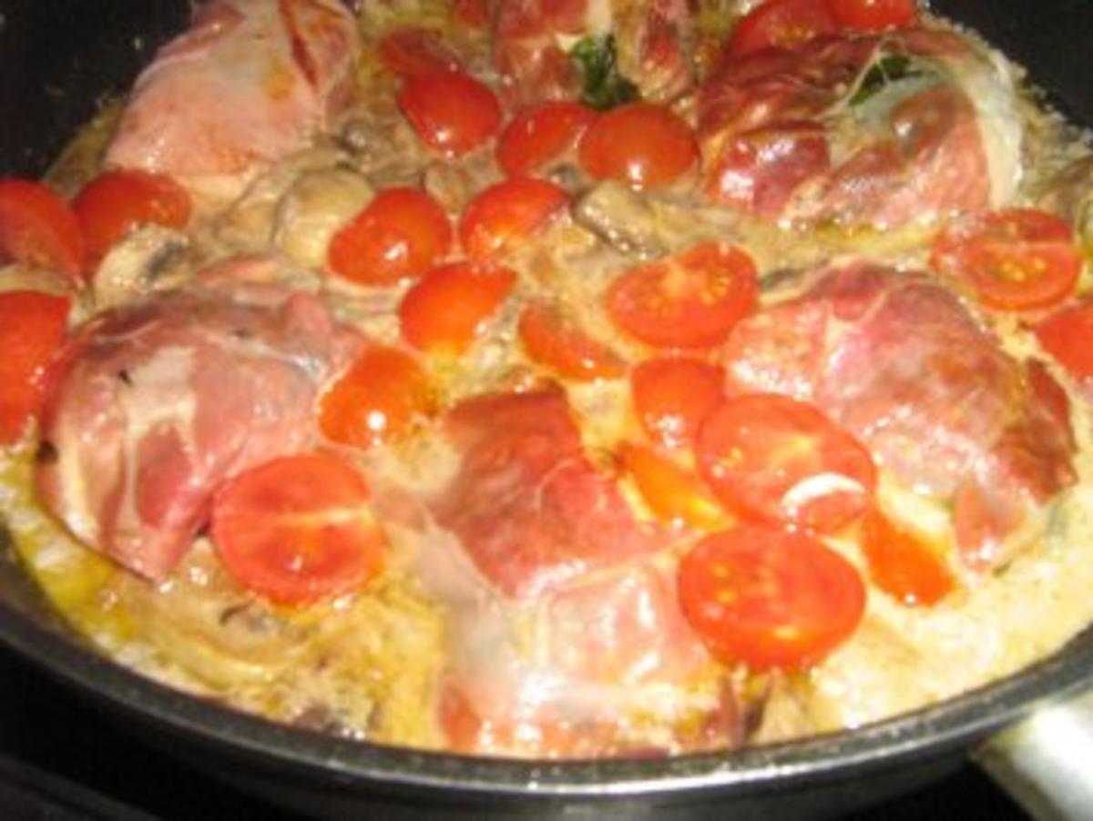 Hähnchenbrust in Basilikum Schinken verpackt  mit Champignon-Tomaten Gemüse - Rezept - Bild Nr. 6