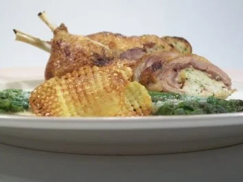 gefüllte Entenkeulchen mit karamellisiertem Spargel, Gitterkartoffeln und Parmesan-Prosecco-Sauce - Rezept - Bild Nr. 5