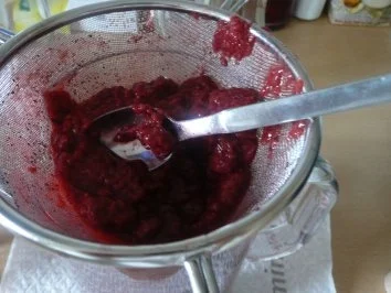 Rezept: Himbeer-Vanille-Essig Bild Nr. 9 Himbeer-Vanille-Essig - Rezept - Bild Nr. 9