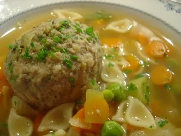 Leberknödelsuppe... schneller geht es nicht... - Rezept