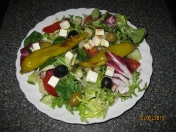 Gefüllte Frikadelle, Rosmarinkartoffeln, Bauernsalat - Rezept - Bild Nr. 5