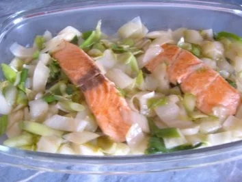 Rezept: Fisch : Lachs im Bett Bild Nr. 2 Fisch : Lachs im Bett - Rezept - Bild Nr. 2
