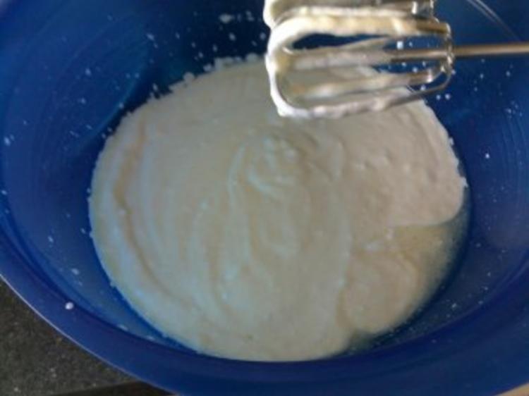 Nußkranz mit Quark-Ölteig - einfach - 363 kcal/100g