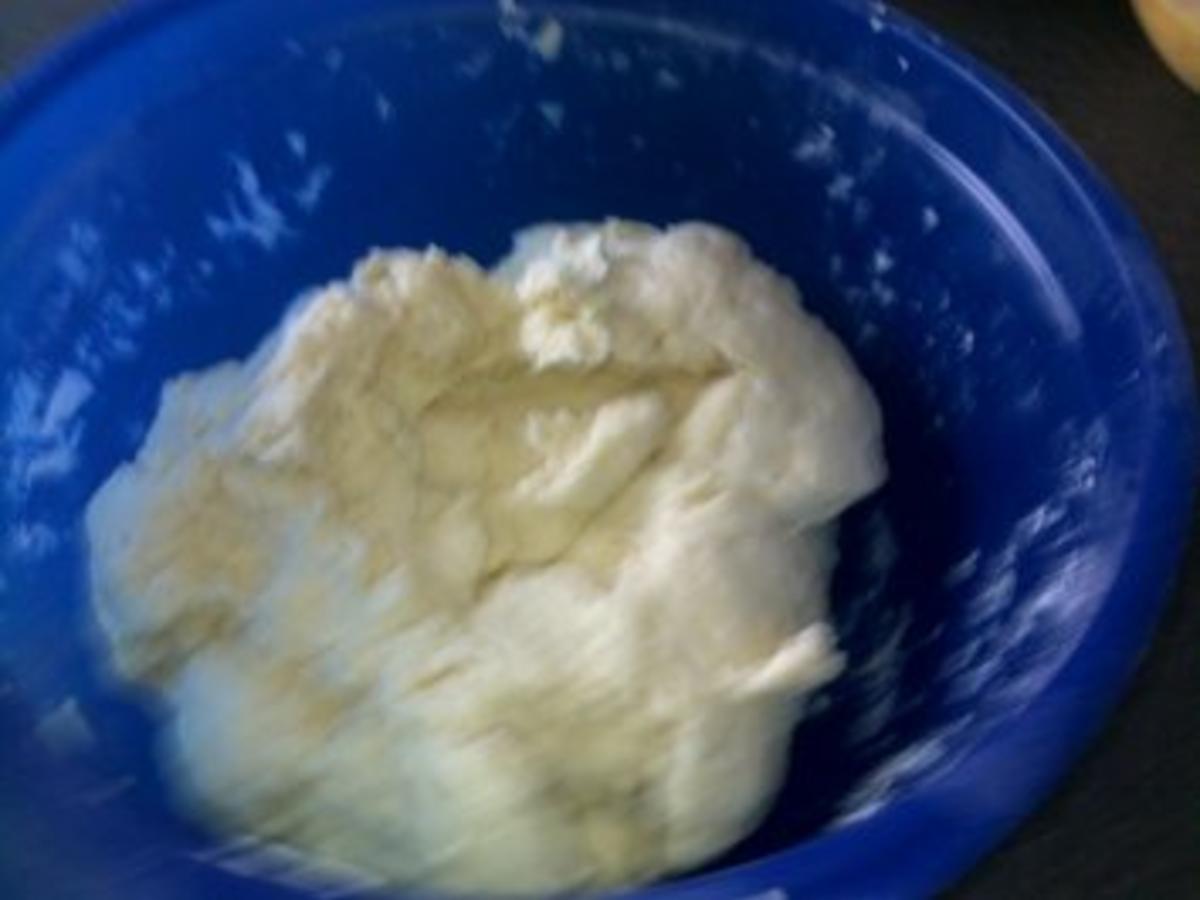 Nußkranz mit Quark-Ölteig - einfach - 363 kcal/100g