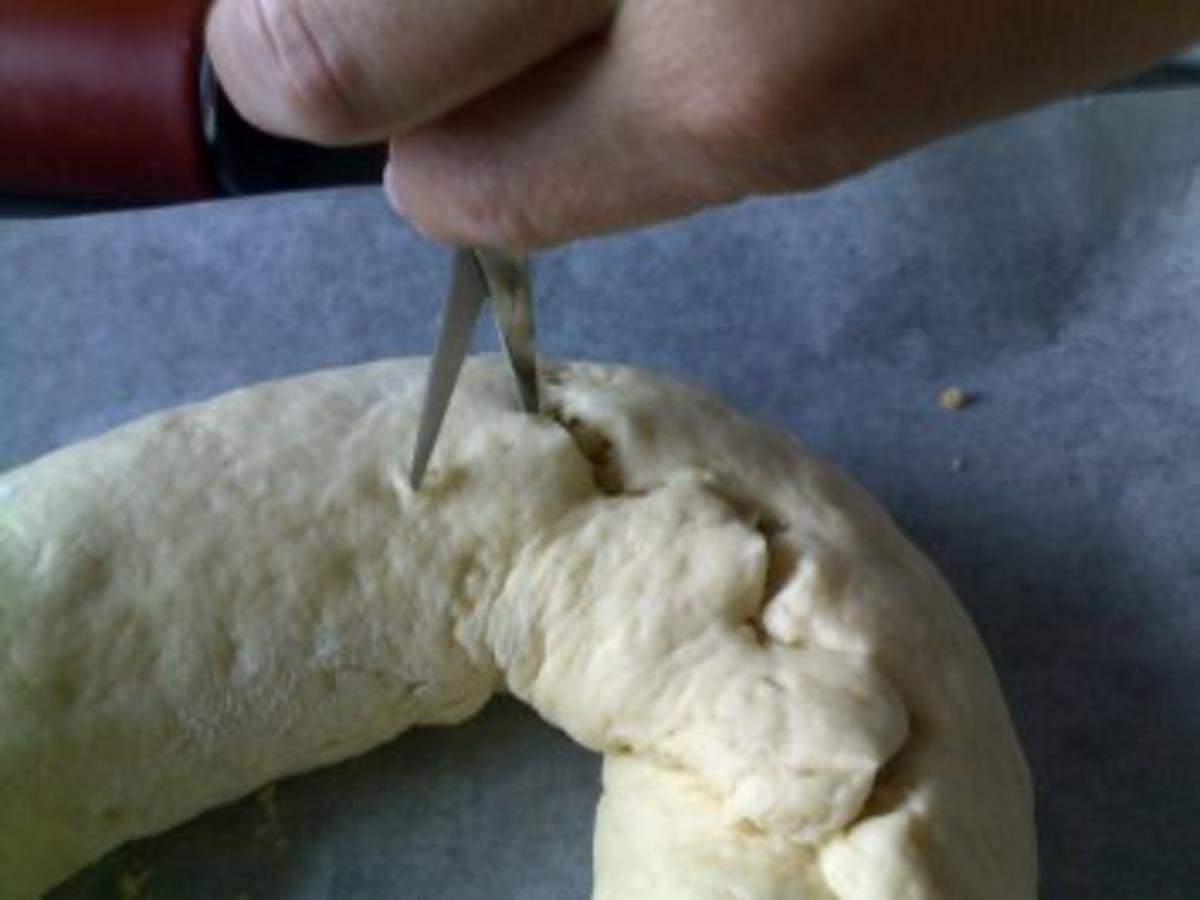 Nußkranz mit Quark-Ölteig - einfach - 363 kcal/100g