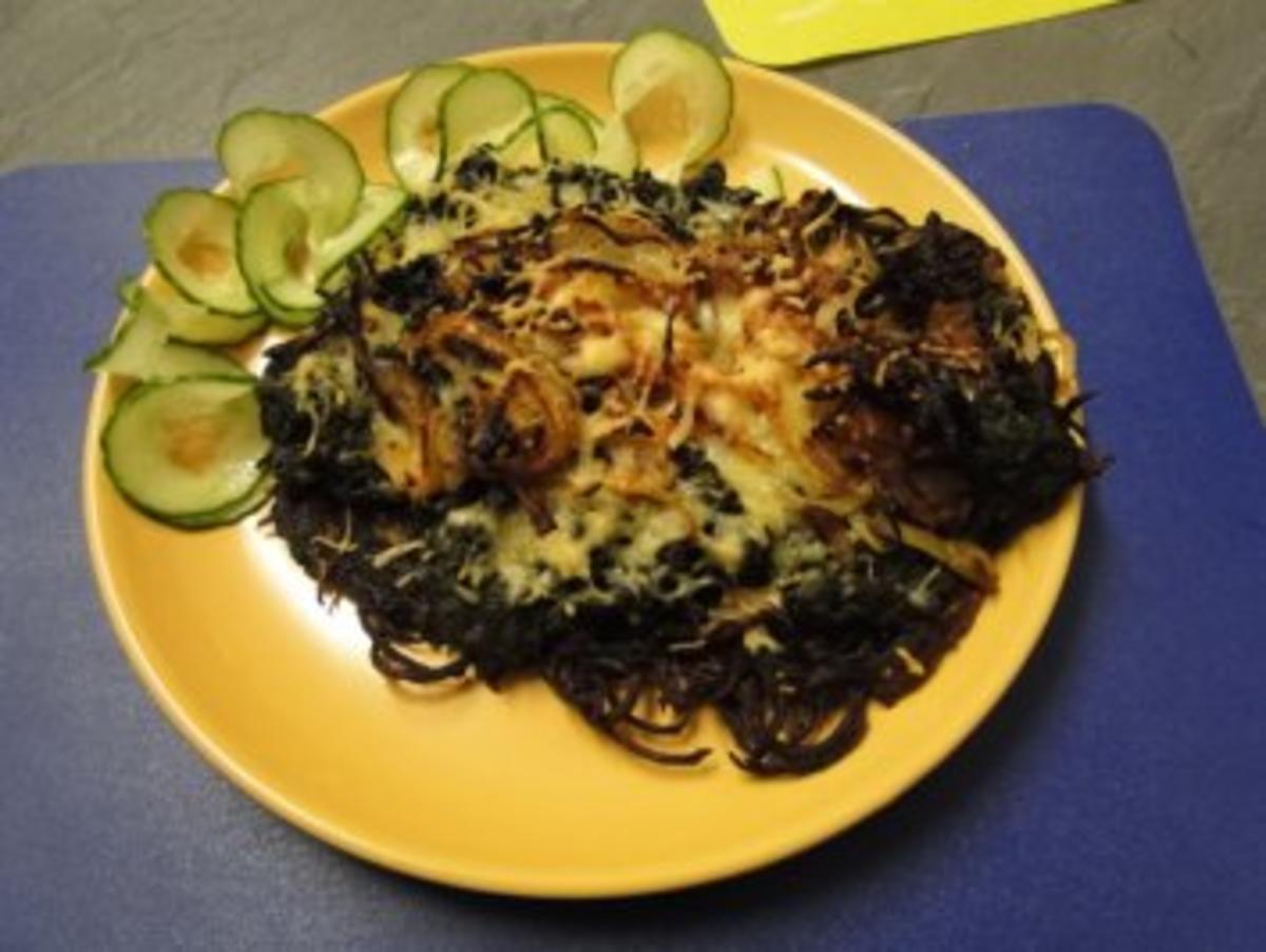 Spaghettibratling aus Kartoffeln, bedeckt mit Spinat und Zwiebeln, - Rezept - Bild Nr. 8