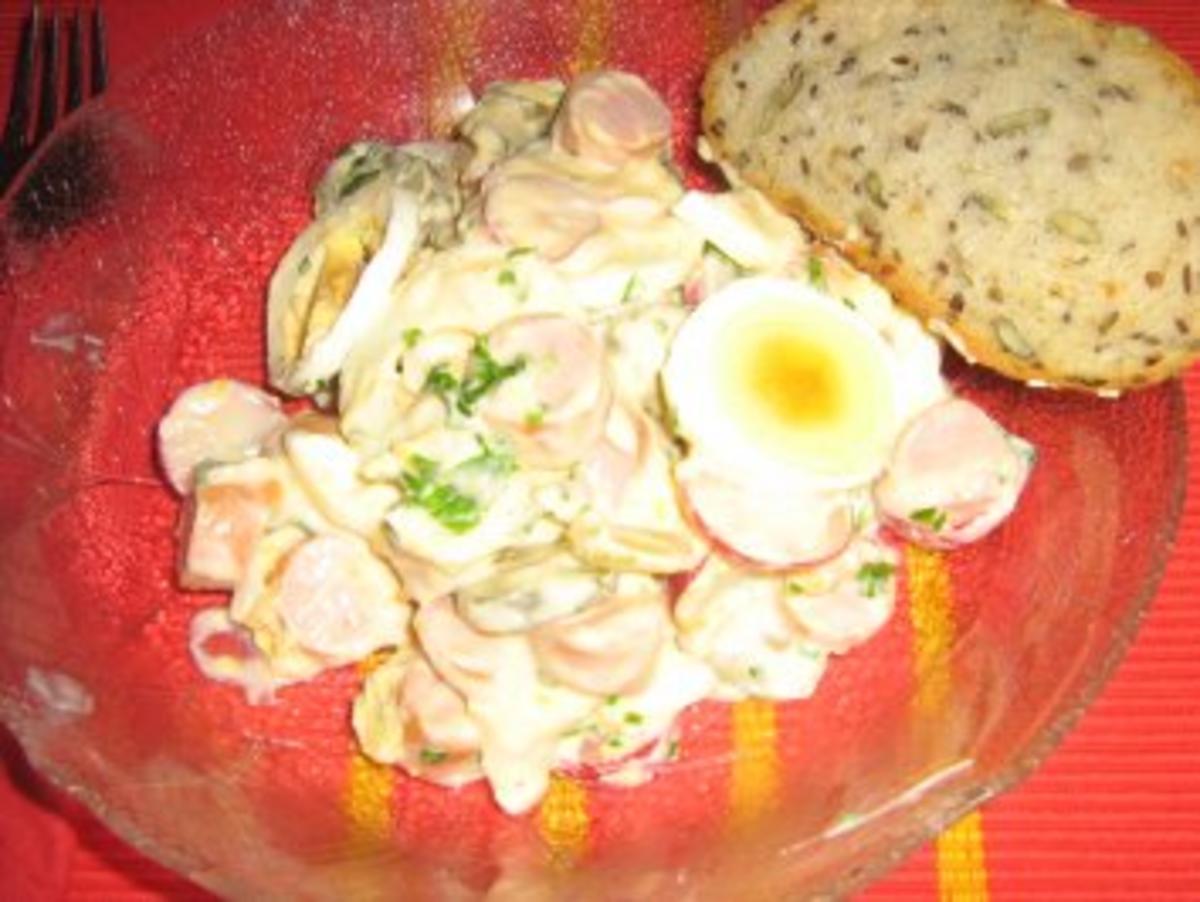 Eier-Radieschensalat mit Geflügelwienerle - Rezept