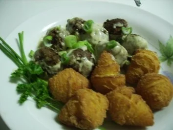 Fleischbällchen in Rahmsoße mit rotem Pfeffer - Rezept - Bild Nr. 2