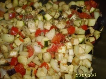 Rezept: Mediterane Gemüsesoße an Bandnudeln Bild Nr. 4 Mediterane Gemüsesoße an Bandnudeln - Rezept - Bild Nr. 4