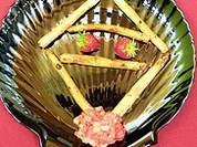 Rezept: Gebratener Spargel mit gepfefferten Erdbeeren Gebratener Spargel mit gepfefferten Erdbeeren - Rezept