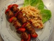 Bratwurst-Schaschlik-Spieße mit würzigem Reis - Rezept
