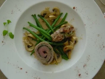Rezept: Kalbsröllchen mit Champignos & Grünen Bohnen Bild Nr. 3 Kalbsröllchen mit Champignos & Grünen Bohnen - Rezept - Bild Nr. 3