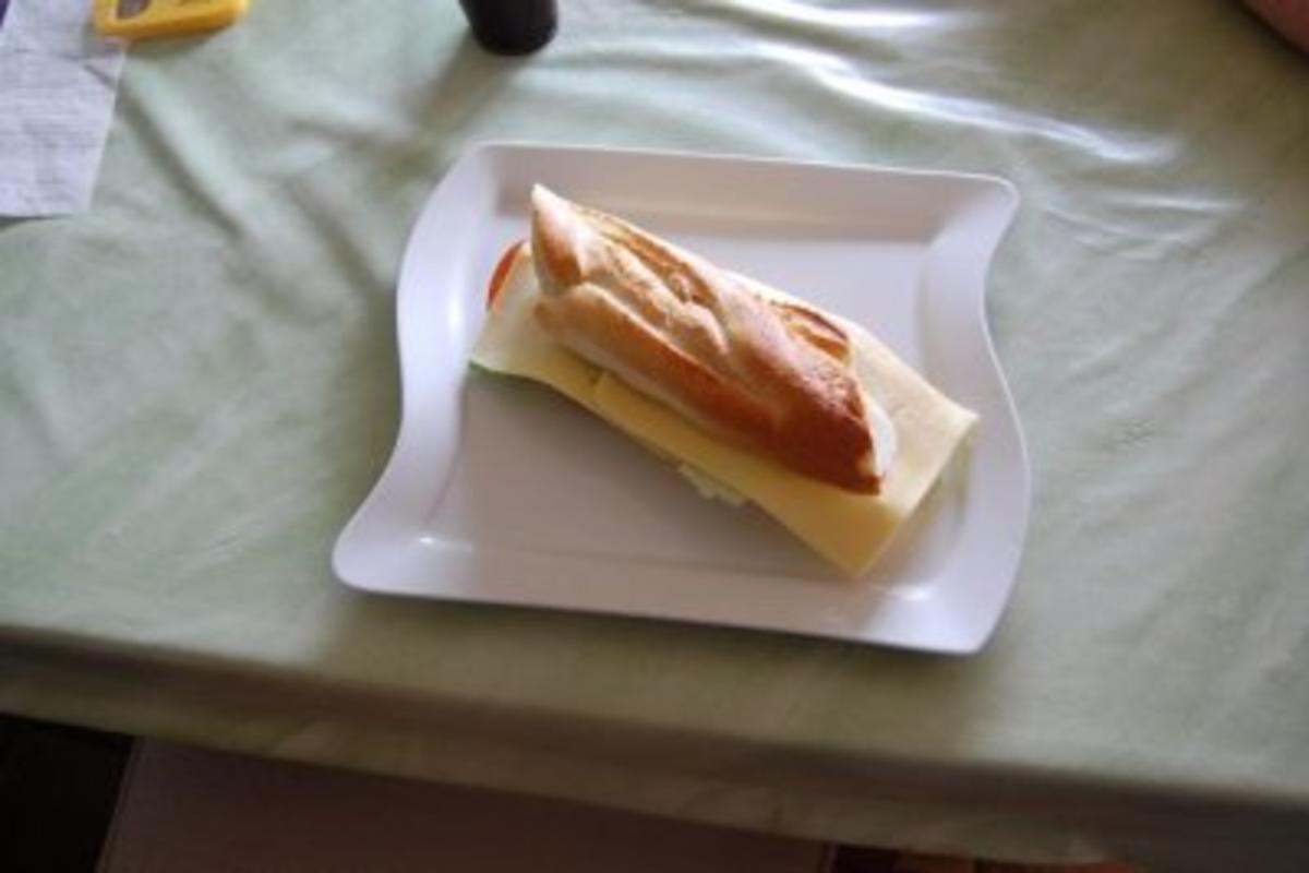 Baquette mit Salami und Käse - Rezept