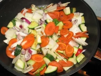 Gemüsenest-EurAsia mit Tortellini - Rezept - Bild Nr. 5