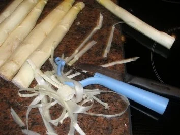 Rezept: Suppe: SPARGELCREM..... ohne Schnickschnack Bild Nr. 2 Suppe: SPARGELCREM..... ohne Schnickschnack - Rezept - Bild Nr. 2