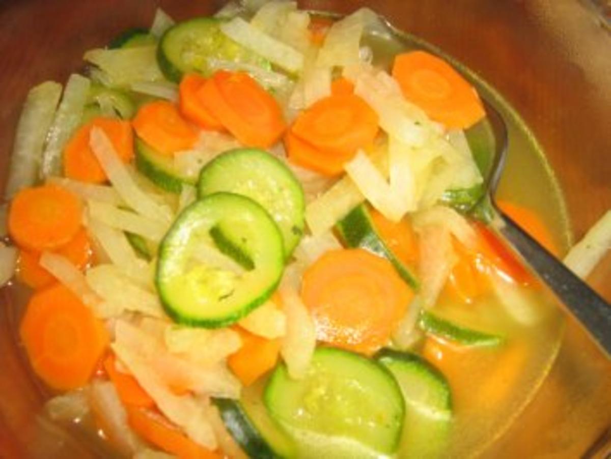 Karotten-Kohlrabi-Zucchini-Gemüse - Rezept