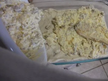 Pizza zugedeckt - Rustica - Bratwursthack mit verschiedenen Kaesen - Rezept - Bild Nr. 5