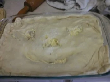 Pizza zugedeckt - Rustica - Bratwursthack mit verschiedenen Kaesen - Rezept - Bild Nr. 7