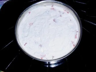 Rezept: Erdbeer-Früchte-Sahne-Torte Bild Nr. 4 Erdbeer-Früchte-Sahne-Torte - Rezept - Bild Nr. 4