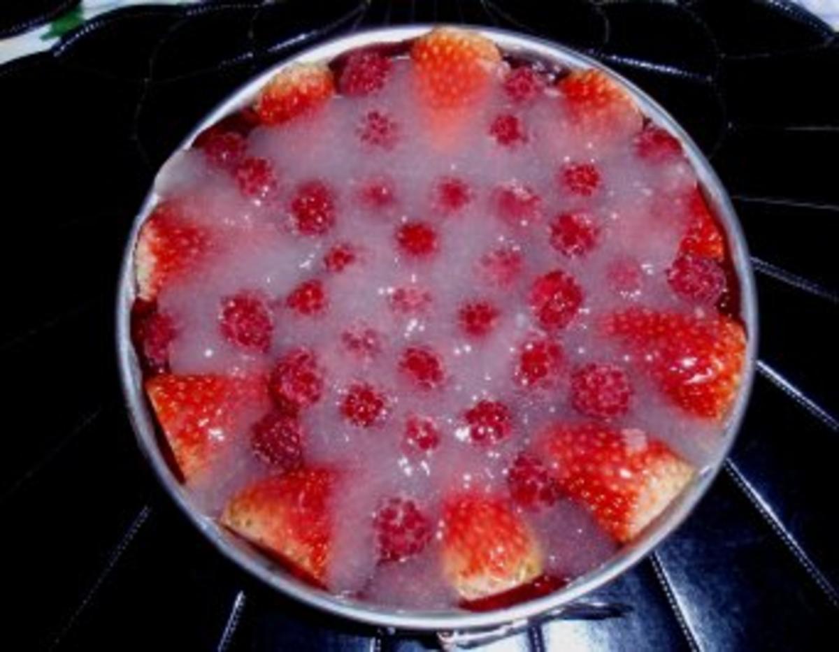 Erdbeer-Früchte-Sahne-Torte - Rezept - Bild Nr. 7