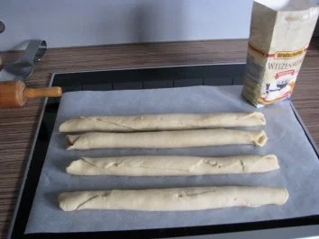 "FRÜHSTÜCK" Hefezopf mit Mandelfüllung - Rezept - Bild Nr. 6