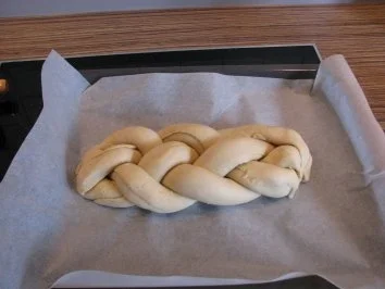 "FRÜHSTÜCK" Hefezopf mit Mandelfüllung - Rezept - Bild Nr. 7