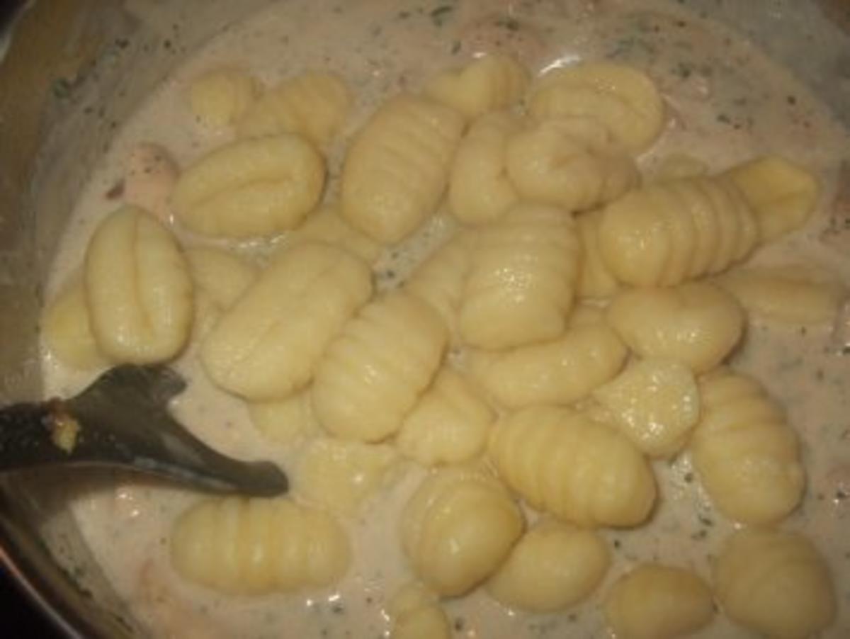 Schweinefiletspießchen mit Gnocchi in Champignon Käsesoße - Rezept - Bild Nr. 6