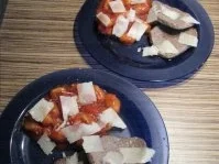 "HAUPTGERICHT" marinierte Rindersteaks mit Gnocchi in Tomatensoße und Parmesanhobel - Rezept