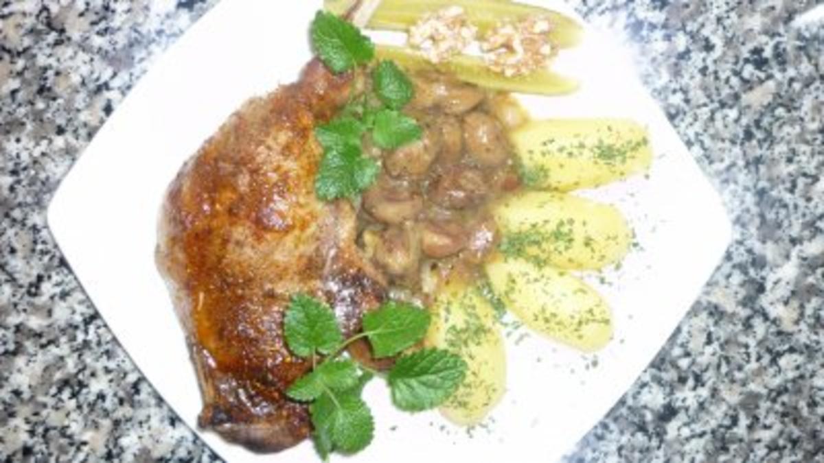 Bilder für Orangige Gänsekeulen mit Maronen-Dattelsauce an Salzkartoffeln - Rezept