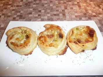 Blätterteigschnecken italienische Art - Rezept