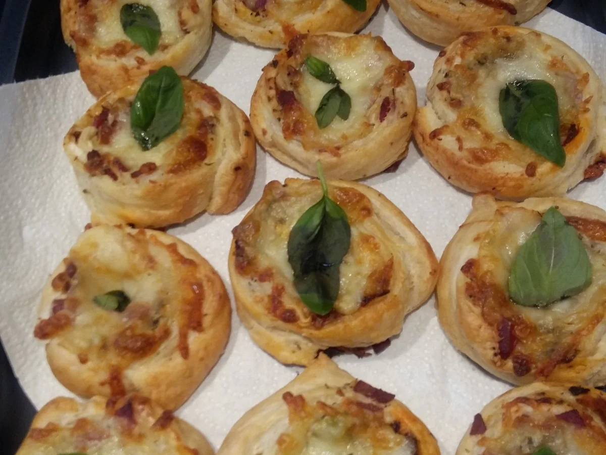 Blätterteigschnecken italienische Art - Rezept - Bild Nr. 211