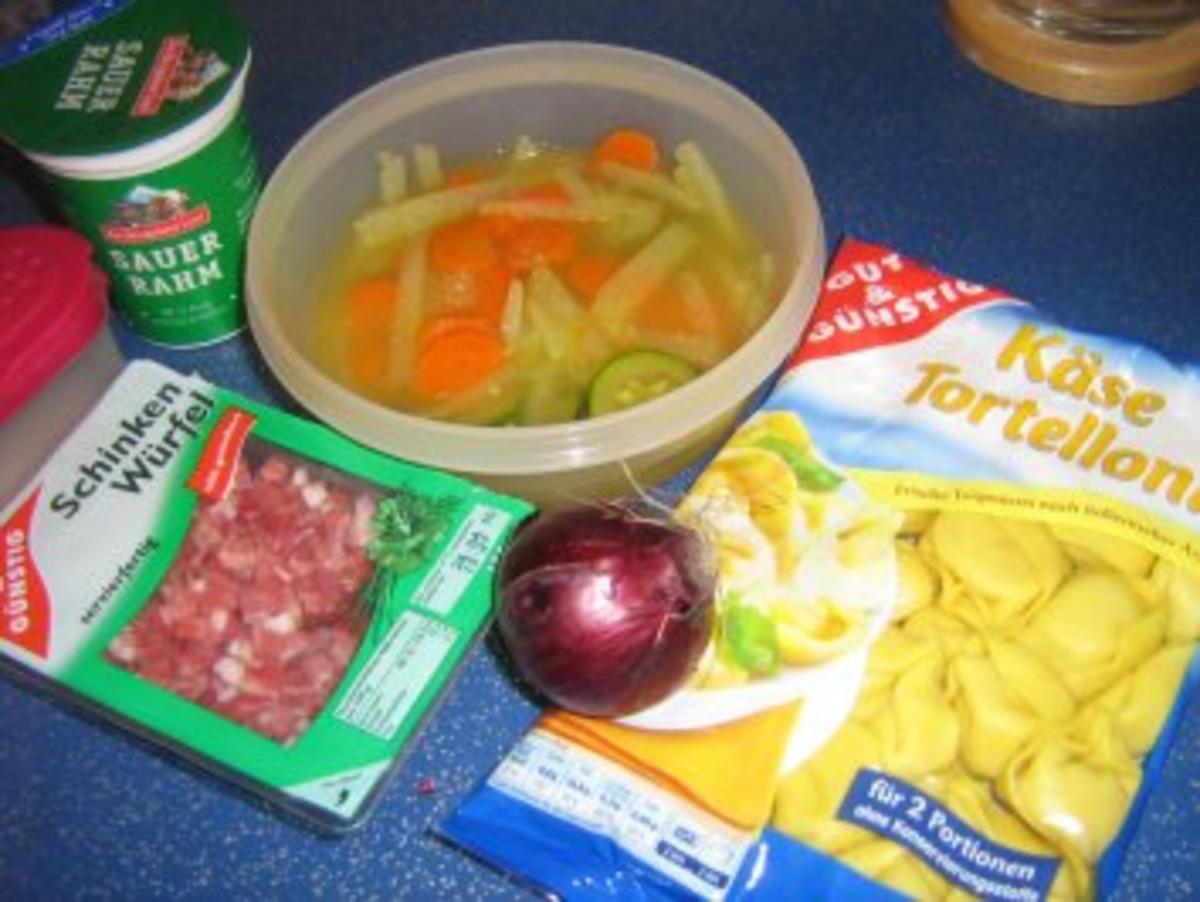 Tortellini mit Käse gefüllt mit  Gemüse-Sahne-Soße - Rezept - Bild Nr. 2