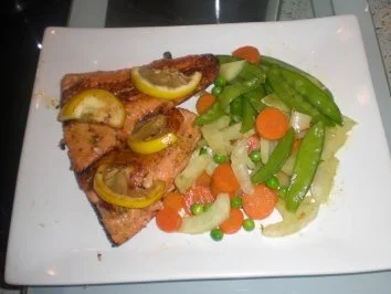 Rezept: Lachsforelle mit feinem Gemüse Lachsforelle mit feinem Gemüse - Rezept