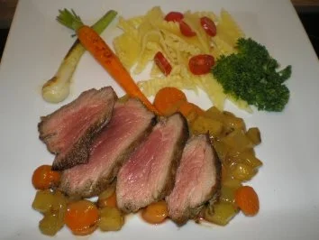 Rezept: Rostbraten auf Gemüse Rostbraten auf Gemüse - Rezept