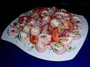 Rezept: Abend-Feinschmecker-Salat mit gefรผllten Schinkenrรถllchen Abend-Feinschmecker-Salat mit gefรผllten Schinkenrรถllchen - Rezept