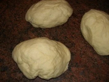 Rezept: Hefe: HEFEKRANZ zum Osterfrühstück Bild Nr. 4 Hefe: HEFEKRANZ zum Osterfrühstück - Rezept - Bild Nr. 4