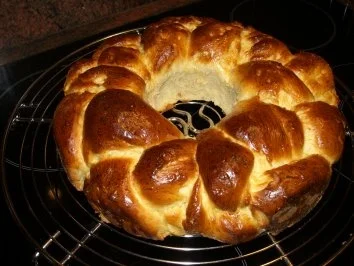 Rezept: Hefe: HEFEKRANZ zum Osterfrühstück Bild Nr. 8 Hefe: HEFEKRANZ zum Osterfrühstück - Rezept - Bild Nr. 8