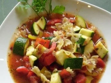 Suppe : Mediterraner Gemüse und Nudeleintopf - Rezept - Bild Nr. 2