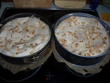 Kuchen/Torte...Erdbeer-Torte mit Mandel-Baiser - Rezept - Bild Nr. 9