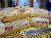 Kuchen/Torte...Erdbeer-Torte mit Mandel-Baiser - Rezept